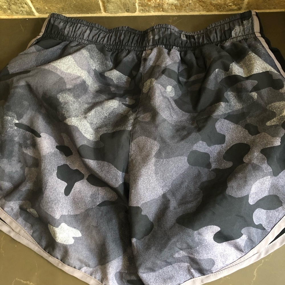 Nike Women's Tempo Dri-FIT Running Shorts, Wolf Grey size Small - Picture 12 of 12